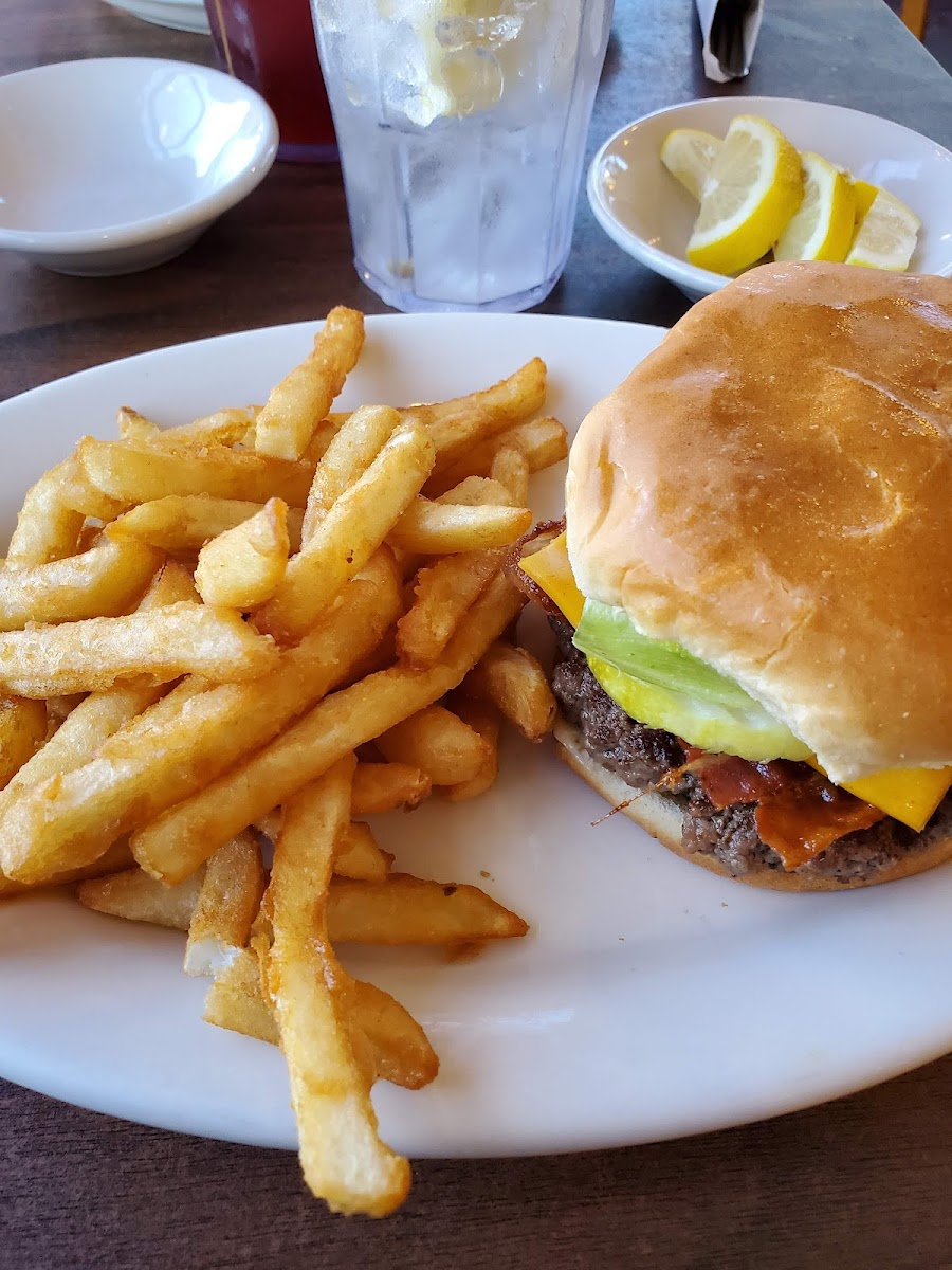 Holiday Restaurant-7