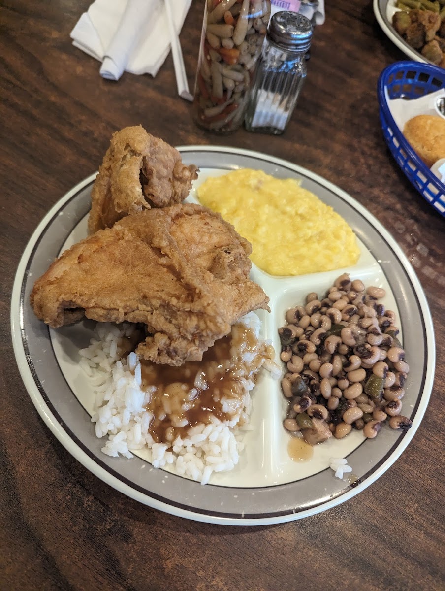 Holiday Restaurant-9